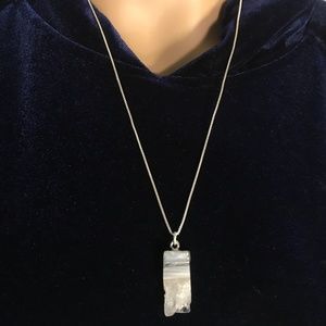 NWT UNIVERSAL THREAD CO. STONE PENDANT NECKLACE